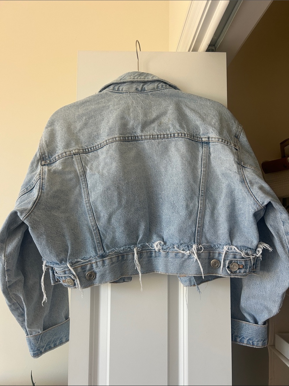 ZARA Faded Light Blue Cropped Denim Jacket - Picture 2 of 2